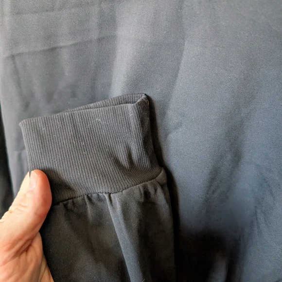 Athleta Cropped Black Long Sleeve Mock Neck Top - XL - Picture 4 of 5